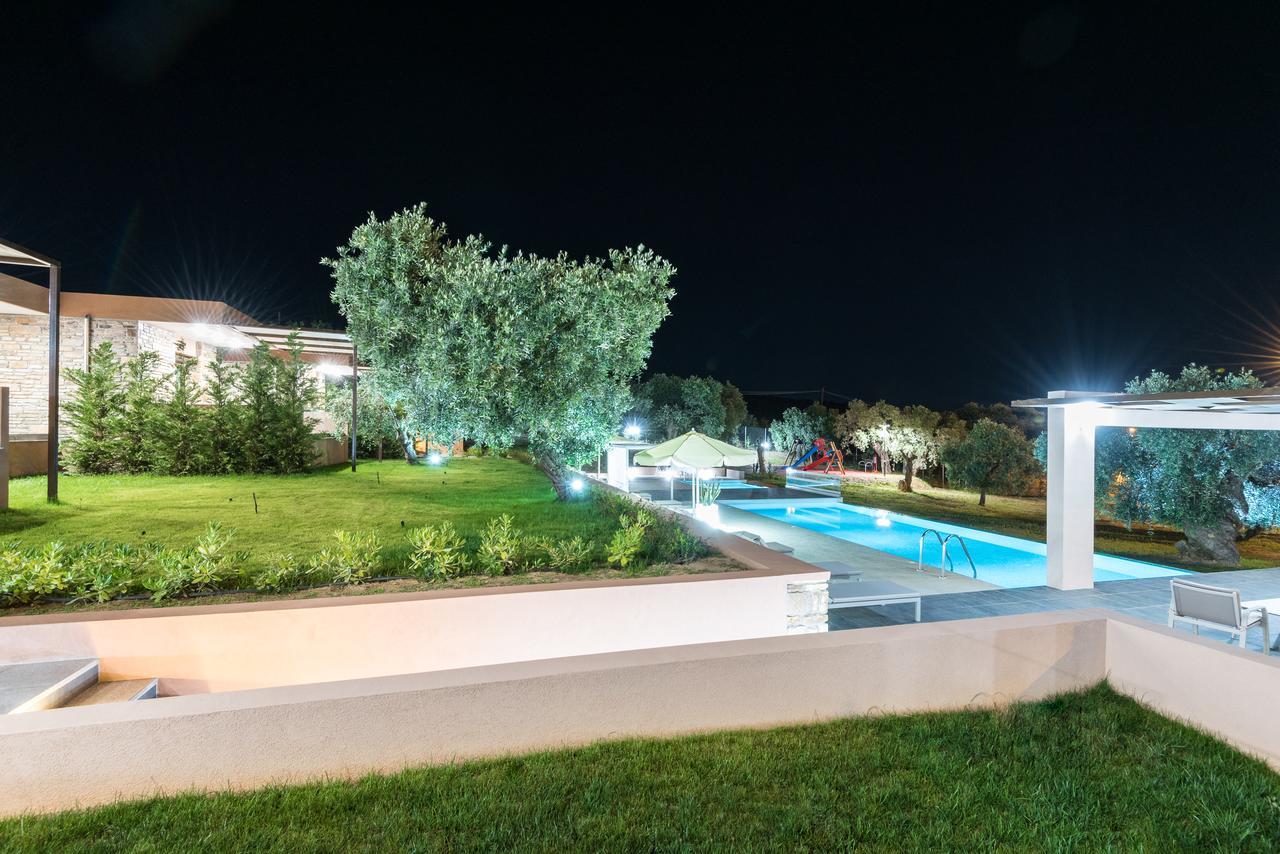 Aventura Village Potos Luaran gambar